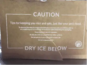 Nomnomnow freeze dried dog food box dry ice keeps cold and fresh