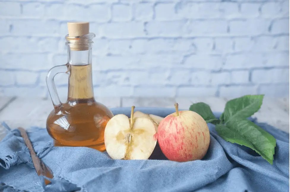 Apples and apple cider vinegar