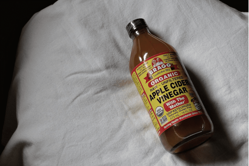 How to Make a Homemade Flea Spray with Apple Cider Vinegar
